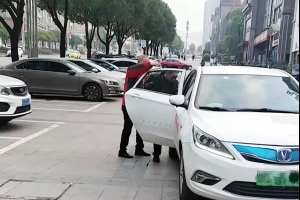 從自主創(chuàng)業(yè)到萬順叫車司機(jī)共創(chuàng)人，換個(gè)舞臺(tái)堅(jiān)持優(yōu)秀